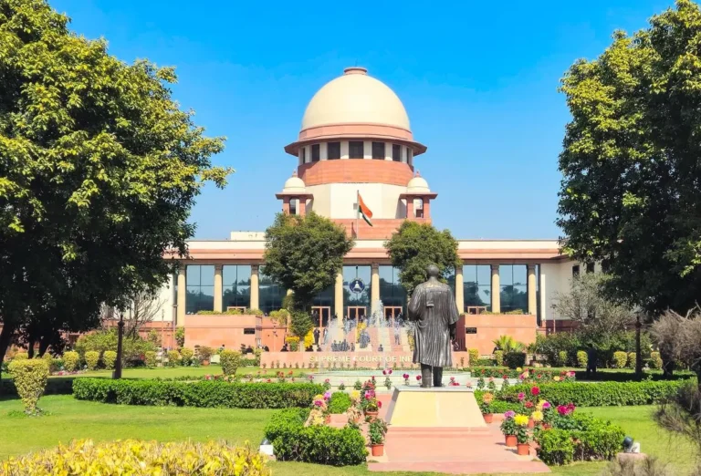 Supreme Court : सक्तीने निवृत्त केलेल्या अधिकाऱ्याला पुन्हा बोलावून सन्मानाने निरोप द्या!